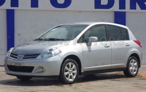 Nissan - Tiida                            
