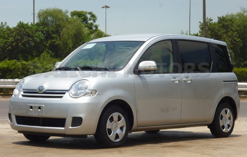 Toyota - Sienta                           