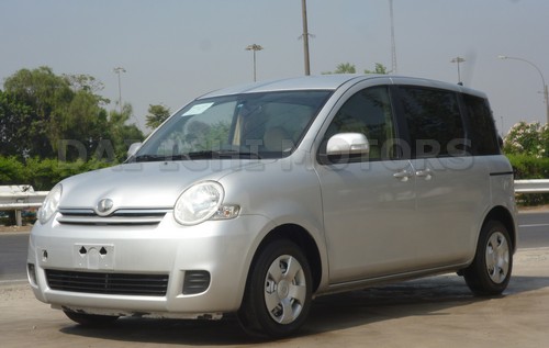 Toyota - Sienta                           